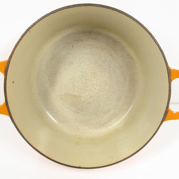 Vintage Le Creuset France Cast Iron Casserole D Pot Volcanic Orange Pan 9" - Picture 5 of 9
